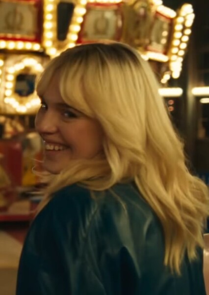 Odessa Young photo