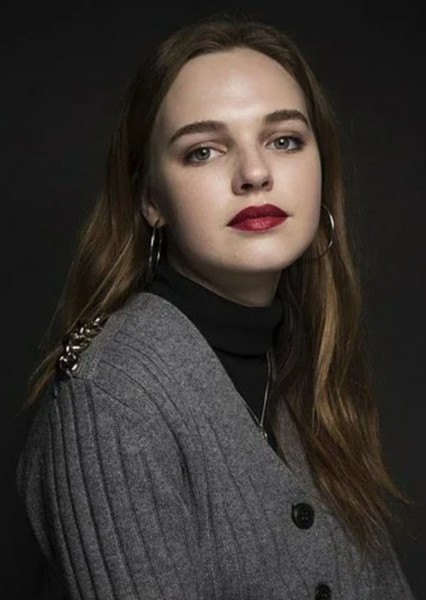 Odessa Young photo
