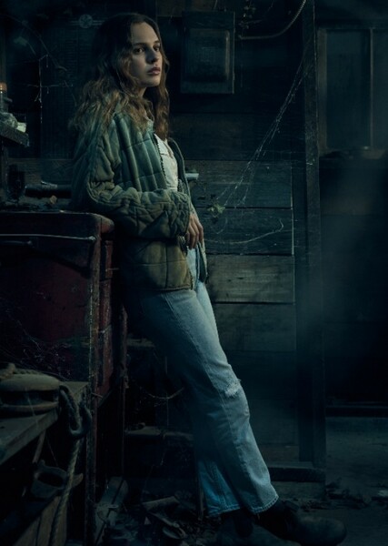 Odessa Young photo