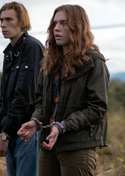 Odessa Young photo