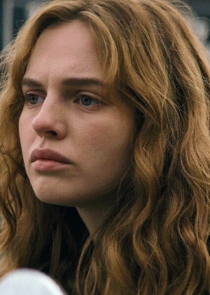 Odessa Young photo