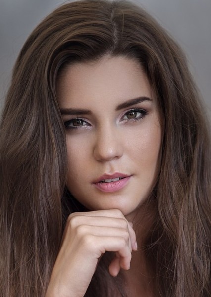 Odette Annable photo