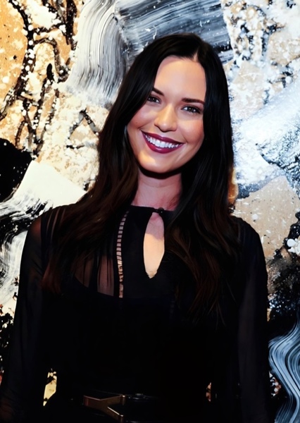 Odette Annable photo