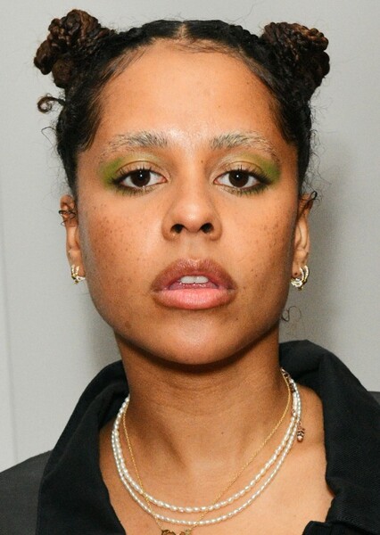Olive Gray photo