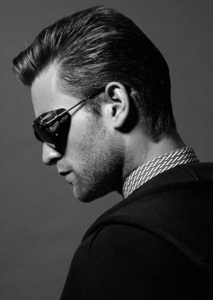 Oliver Jackson-Cohen photo