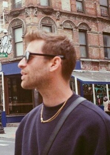Oliver Jackson-Cohen photo