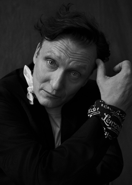 Oliver Masucci photo
