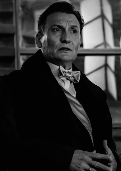Oliver Masucci photo