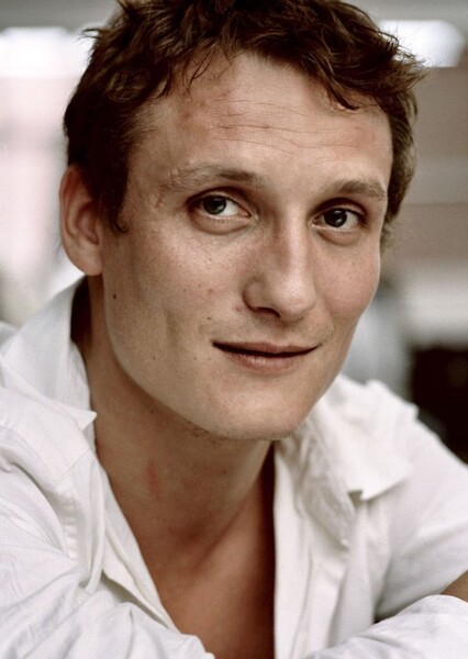 Oliver Masucci