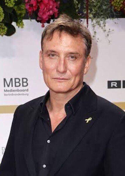 Oliver Masucci