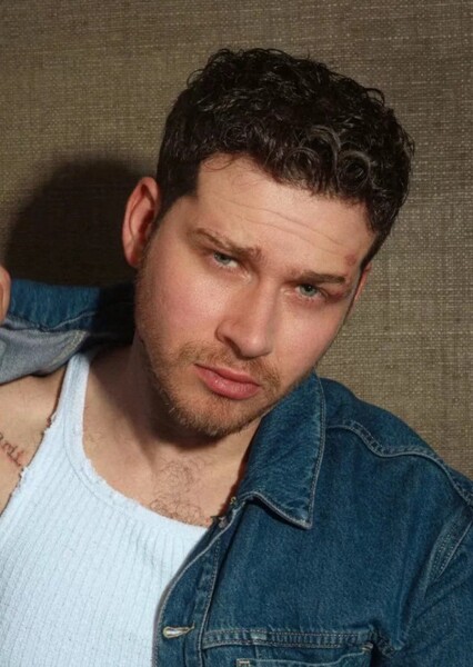 Oliver Stark photo