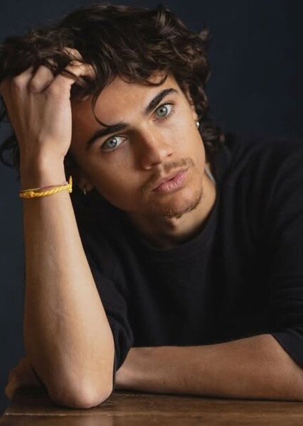 Oliver Watson photo