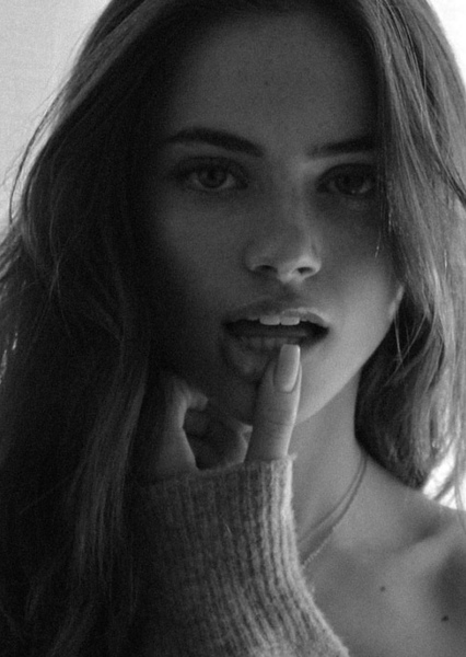 Olivia Christie photo