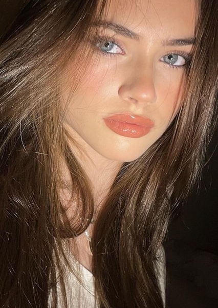 Olivia Christie photo