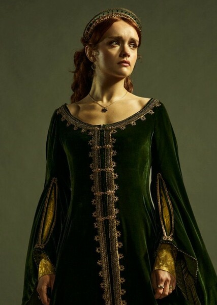 Olivia Cooke photo