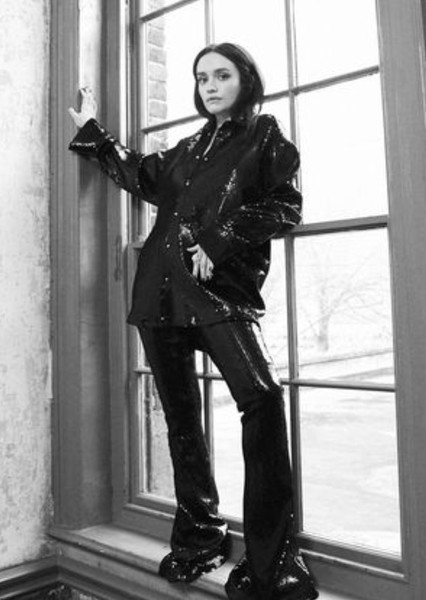 Olivia Cooke photo
