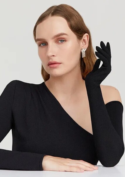 Olivia DeJonge photo