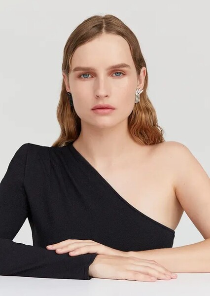 Olivia DeJonge photo