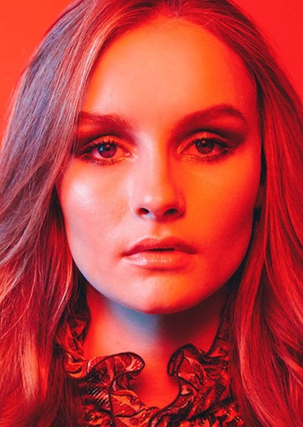 Olivia DeJonge photo