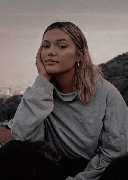 Olivia Holt photo