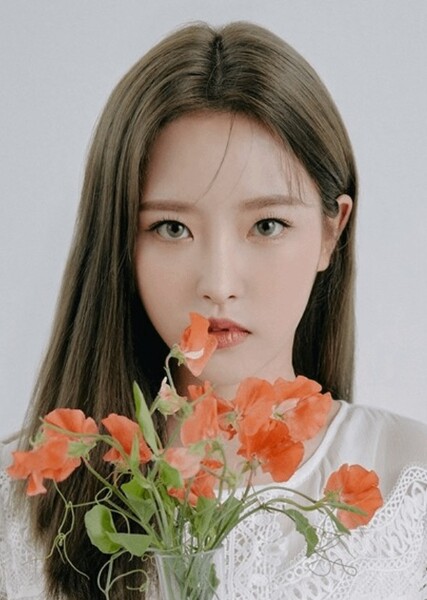 Olivia Hye (Son Hyejoo) photo