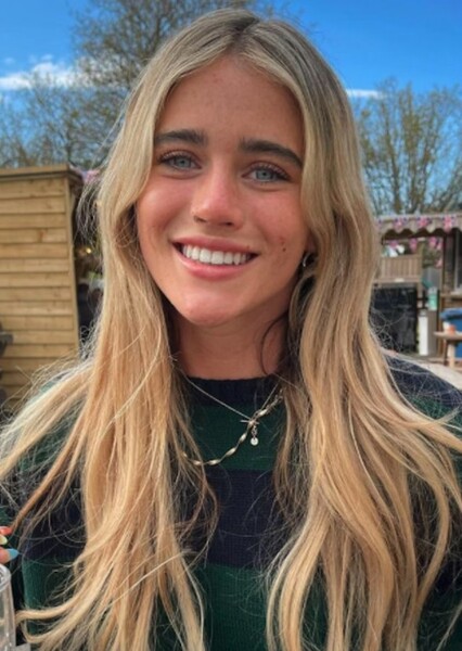 Olivia Neill photo
