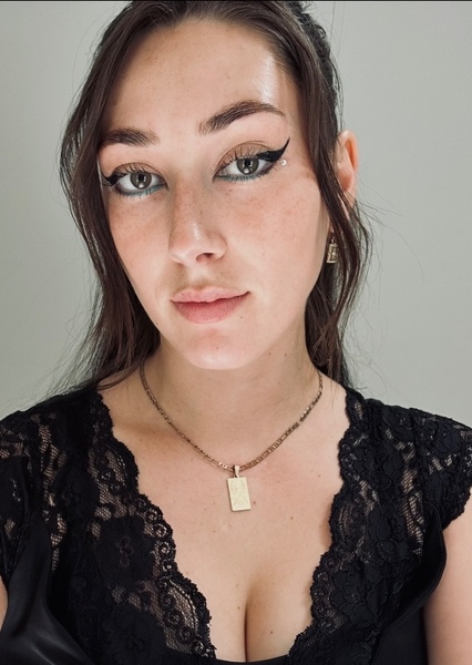 Olivia Ray photo