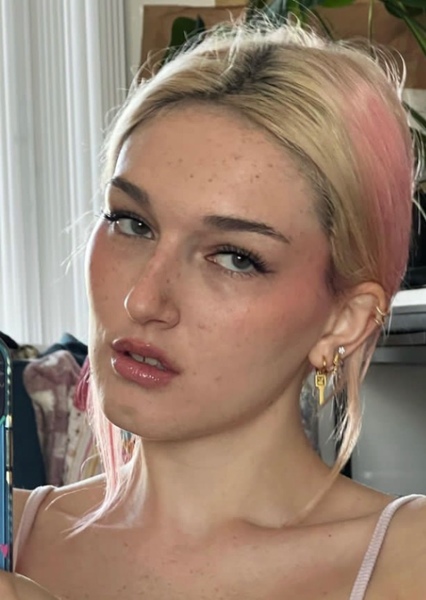 Olivia Ruby photo