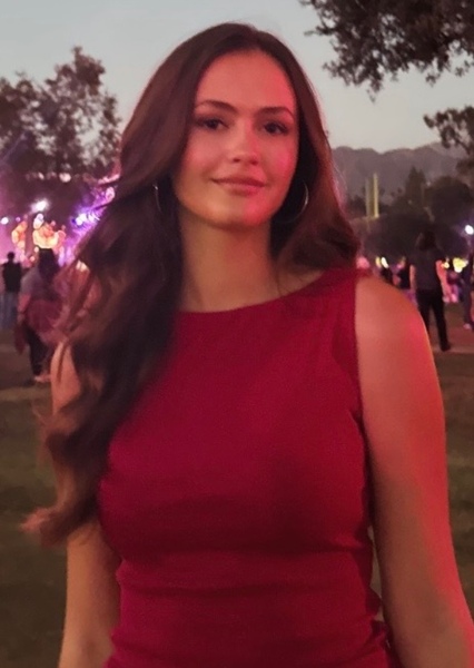 Olivia Sanabia photo