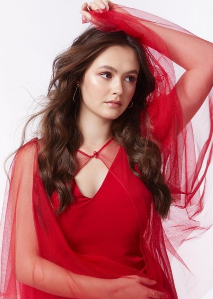 Olivia Sanabia photo