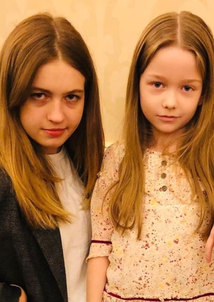Olivia Scott Welch and Kariana Karhu photo