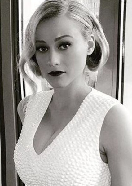 Olivia Taylor Dudley photo