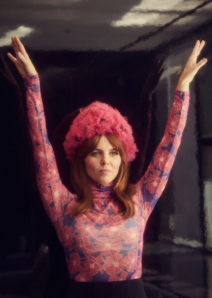 Ophelia Lovibond photo