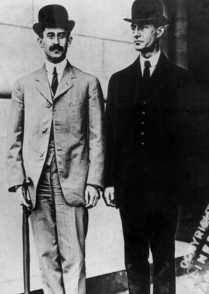Orville and Wilbur Wright photo