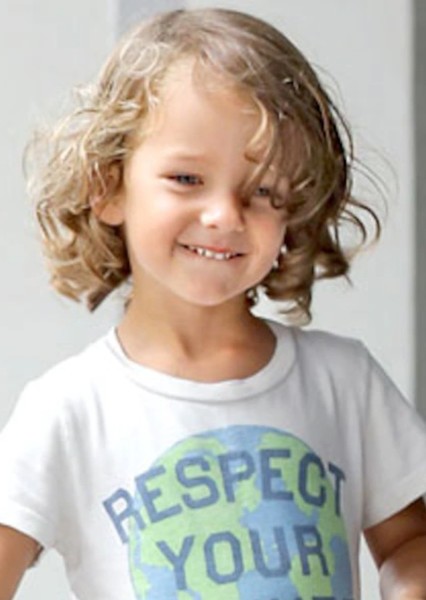 Otis Tobias Maguire photo