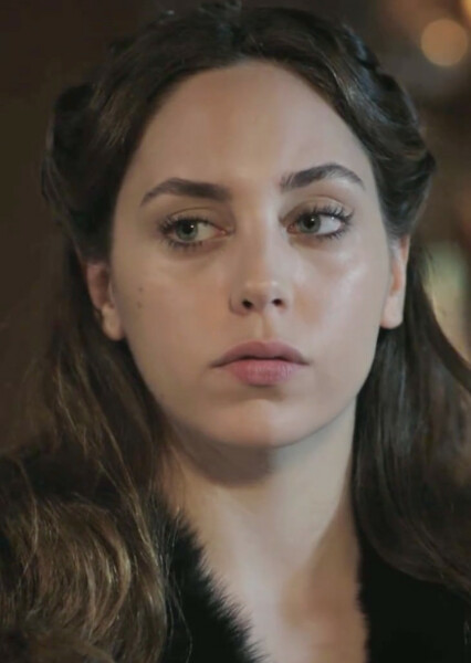 Öykü Karayel photo