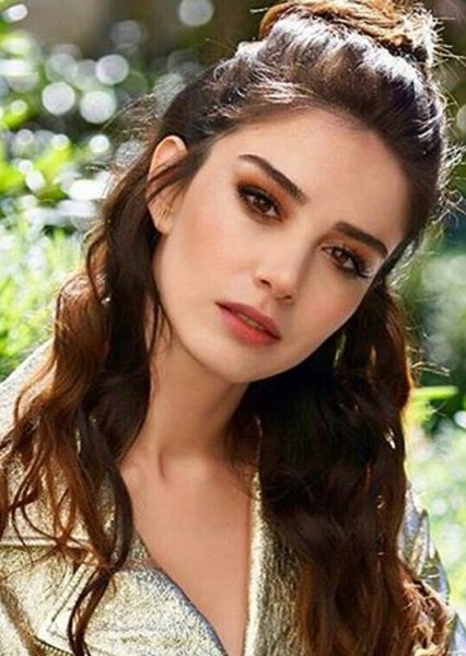 Özge Gürel photo