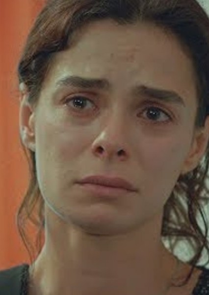 Özge Özpirinçci photo