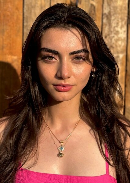 Özge Törer photo