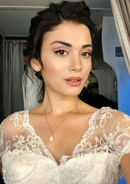 Özge Yağız