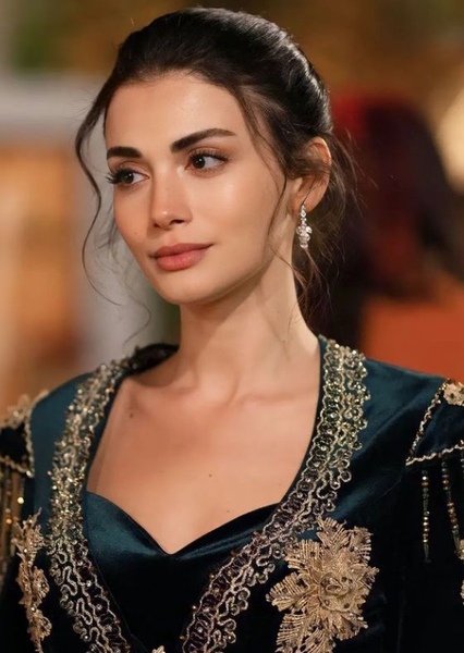 Özge Yağız photo