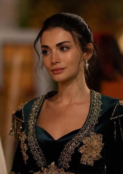 Özge Yağız photo