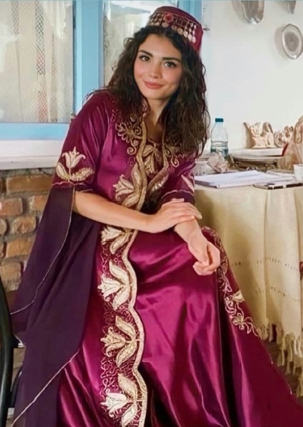 Özge Yağız photo