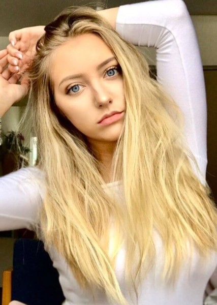 Paige Layle photo