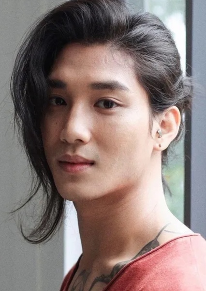 Paing Takhon photo