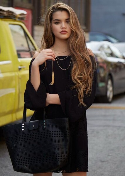 Paris Berelc photo