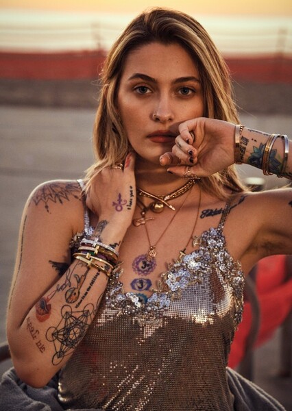Paris Jackson photo