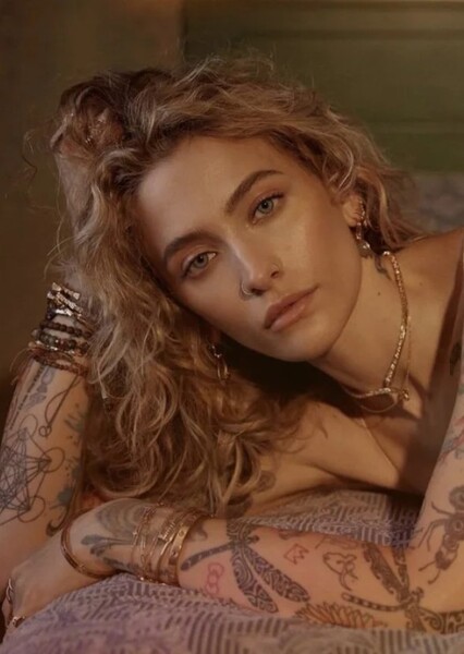 Paris Jackson photo