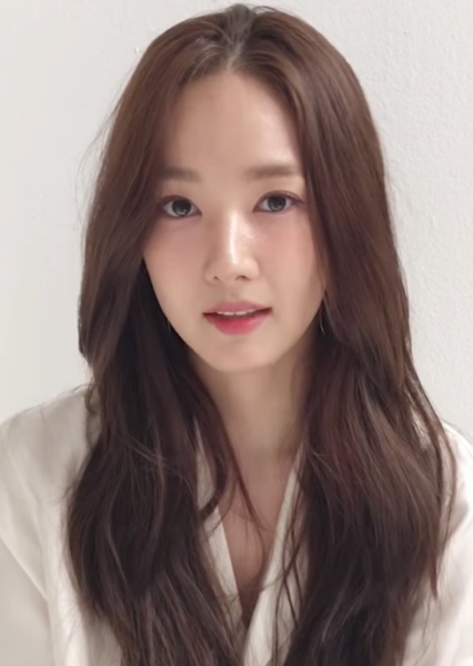 Park Min-young photo