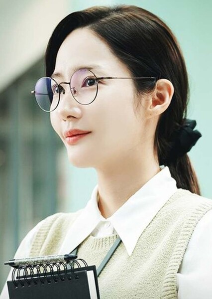 Park Min-young photo